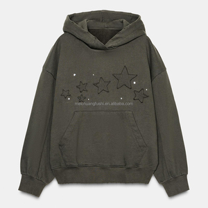 Tuta da donna personalizzata con patch a stella e strappi, lavaggio effetto invecchiato, composta da felpa con cappuccio e pantaloni jogger - Product Image 3