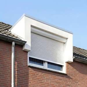 Fenêtre à battants en aluminium sur mesure avec volet roulant électrique intégré, lames en mousse isolante pour projet de façade de villa insonorisée - Product Image 4