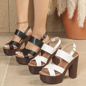 Sandales à talons pour femmes, à brides croisées, plateforme, talon épais, bout ouvert, boucle, couleur unie, chaussures de mode à talon haut - Product Image 1