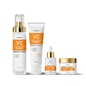 Set Skincare Illuminante alla Vitamina C OEM con Detergente, Tonico, Siero e Crema - Routine in 4 Fasi per una Pelle Visibilmente Più Chiara e Luminosa - Product Image 1