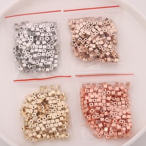 Perles carrées 44 mm en résine plastique électroplaquée pour la fabrication de bracelets – Or KC, Cuivre Rouge, Or Blanc - Product Image 1