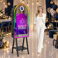 Miroir Photo Booth à Prix d'Usine avec Écran Tactile 32 Pouces, Petit Éclairage d'Appoint, Kiosque Photobooth Magique pour Selfie