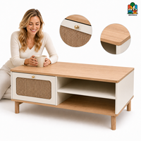 Table basse moderne avec tiroir en rotin tressé, bouton doré, rangement ouvert et pieds en bois coniques, table basse blanche