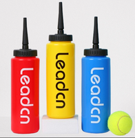 Bouteille d'eau PP pour hockey sur glace 32oz, minimaliste, à presser, pour boire directement, écologique, en gros, couleur personnalisée, compatible lave-vaisselle, avec bouchon à embout
