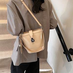 Venta al por mayor Retro Niche Underarm Bag Mujeres Nueva Moda Simple Bucket Bag Multifuncional Ladies Shoulder Crossbody Bag - Product Image 6