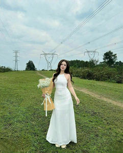 Vestido Maxi Casual Blanco con Cuello Halter de Encaje Natural, Lazo en el Hombro, Sin Mangas, Elegante, Ligero, Tejido de Poliéster, Servicio OEM, Vietnam - Product Image 5