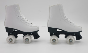 Bán Buôn Màu Trắng PU Ánh Sáng Bánh Xe Long Lanh Shinning Da Quad Skate Patines Đôi Roller Skate Giày - Product Image 4