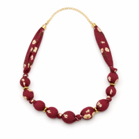 Collier ethnique pour femme en fil de soie floral perlé, perles géométriques enveloppées de tissu, chaîne réglable dorée