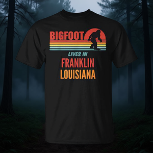 Camiseta Bigfoot Lives In Franklin Louisiana - Product Image 3
