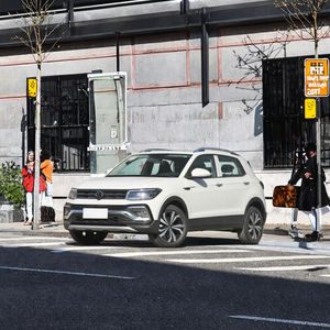 Vendita diretta della fabbrica cinese utilizzato per <span class=keywords><strong>Volkswagen</strong></span> <span class=keywords><strong>T</strong></span>-<span class=keywords><strong>Cross</strong></span> piccolo SUV Turbo motore sinistro sterzo scuro in tessuto interno buone condizioni - Product Image 4