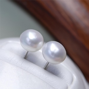2024 nouveau S925 goujon argent perle d'eau douce boucle d'oreille femmes mode <span class=keywords><strong>moins</strong></span> <span class=keywords><strong>cher</strong></span> rond perle boucle d'oreille bijoux fille en gros - Product Image 2