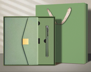 Набор сувениров с логотипом на заказ: ежедневник формата А5 и металлическая ручка для подписи - Product Image 2