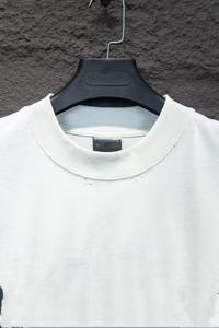 เสื้อยืดดรอปชิปปิ้งสั่งทำพิเศษ คุณภาพสูง ทรงโอเวอร์ไซส์ สตรีทแวร์ ฮิปฮอป พิมพ์ลายโลโก้ ผ้าหนา 100% คอตตอน สีขาว ไหล่ตก - Product Image 3