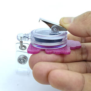 Medicina personalizada asistente médico regalo acrílico enfermera nombre etiqueta insignia carrete brillo titular retráctil enfermera cocodrilo Clip insignia - Product Image 3