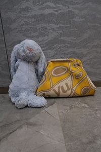 Bolsa de punto con estampado abstracto y cierre Kiss Lock, neceser de gran capacidad a la moda, bolsa de almacenamiento de artículos de aseo de viaje versátil de punto - Product Image 2