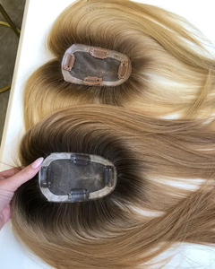 TopReal Toupet in Capelli Umani Vergini Biondo Balayage 3x5.5 Base Mono Rivestita in PU con Clip Annodato a Mano per Donne con Capelli Diradati - Product Image 5