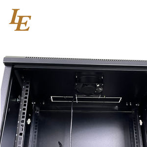 Rack de pared de una sola sección de 19 pulgadas, desmontable, en embalaje plano SKD, color negro RAL9004 con cerradura. - Product Image 4