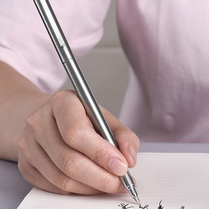 ปากกาหมึกซึมเหล็กอเนกประสงค์ Yongsheng Sports รุ่นหรูหรา ขนาดเล็ก ตัวเรือนเหล็กทั้งหมด ไม่ต้องพ่นสี หัวปากกาโค้งศิลปะ ขนาด 0.7 มม. หมึกสีดำ - Product Image 4