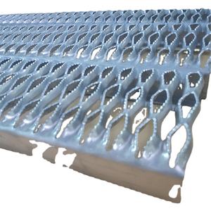 Láminas Antideslizantes para Pasarelas / Revestimiento Metálico Antideslizante para Escalones - Product Image 3