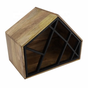 Casa para Perros de Diseño Grande, Hecha a Mano con Hierro y Madera Natural - Product Image 1