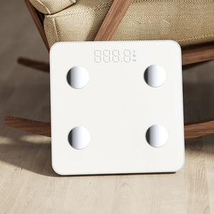 เครื่องชั่งน้ำหนักอัจฉริยะ Xiaomi รุ่น CF377BLE สีขาว รูปทรงสี่เหลี่ยมผืนผ้า ใช้แบตเตอรี่ สำหรับใช้ในบ้าน ความแม่นยำสูง - Product Image 2