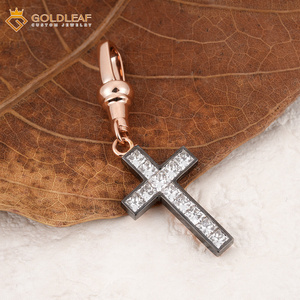 Collier pendentif croix en or rose 18 carats avec diamant de laboratoire certifié IGI, bijoux religieux, cadeau pour femmes et hommes - Product Image 3