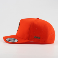 Groothandel Custom Mannen Hoge Kwaliteit 5 Paneel Oranje Laser Gesneden Gat Geperforeerde Waterdichte Sport Baseball Cap Rubber Logo Golfhoed