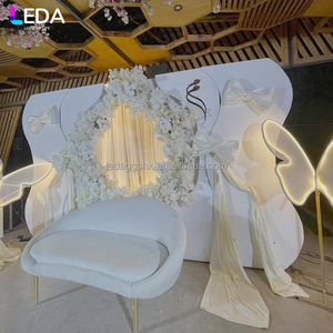 อุปกรณ์จัดงานแต่งงานในร่ม LEDA ฉากหลังสีขาวแบบกำหนดเอง ฉากอะคริลิค LED แบบถอดประกอบได้สำหรับงานวันเกิด - Product Image 1