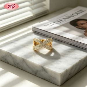 Bagues de mode en gros, bague cœur plaquée or 18 carats avec zircon pour femme, bijoux tendance, bagues en grappe - Product Image 5