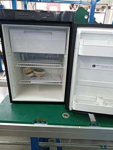 Parago 90L AC 220V/110V DC 12V 24V propane réfrigérateur 3 voies <span class=keywords><strong>gaz</strong></span> réfrigérateur et congélateur pour véhicules camping-car - Product Image 4