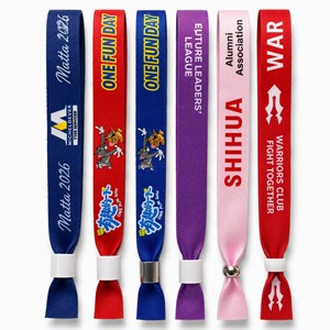 Bracelet en ruban personnalisé inspirant avec fente pour carte PVC et fermeture à glissière pour concert et festival - Product Image 2