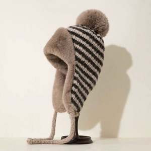 Gorros de punto gruesos de invierno para mujer al por mayor, estilo ruso común, con protección para las orejas, a prueba de viento para ciclismo, gorro de piel tipo trapper - Product Image 6