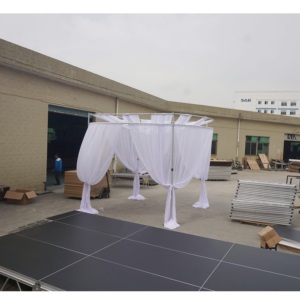 Soporte Redondo Telescópico Ajustable con Cortinas Plateadas y Tubo de Terciopelo y Material de Aluminio para Decoración de Bodas - Product Image 5