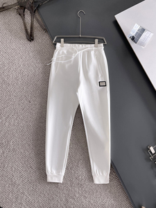 Tuta Sportiva Due Pezzi <span class=keywords><strong>Dolce</strong></span> <span class=keywords><strong>Gabbana</strong></span> con Logo Quadrato, Felpa con Cappuccio e Zip Intera, Pantaloni Jogger con Elastico e Coulisse, Lusso - Product Image 3