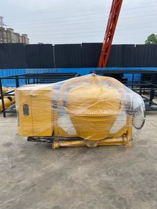 Mini Mezcladora de Concreto Móvil de Fácil Manejo, Serie con Tanque Amarillo, Motor Diésel, Bomba y Caja de Cambios, Capacidad de 280L, Recién Llegada - Product Image 4