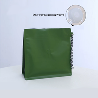 Pochette à fond plat vert mat avec fermeture éclair, emballage plastique avec cordon de serrage portable pour grains de café 150g 250g 500g 1000g