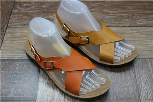 I sandali piatti <span class=keywords><strong>Slip</strong></span>-<span class=keywords><strong>on</strong></span> minimalisti e alla moda da <span class=keywords><strong>uomo</strong></span> sono leggeri e adatti per l'uso quotidiano in spiaggia. size38-47 - Product Image 5