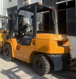 Chariot élévateur diesel d'occasion Toyota TCM KOMATSU FD30 FD50 FD70 de 3/4/5/6/7/8/10 tonnes avec déplacement latéral, prix de vente - Product Image 1