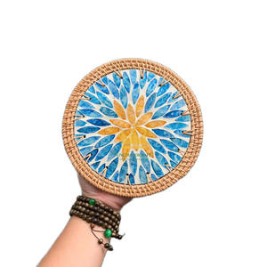 Set de table moderne en nacre peinte à motifs colorés faits à la main, dégradable, épaisseur 10 mm, 20 cm, prix abordable, Vietnam - Product Image 1