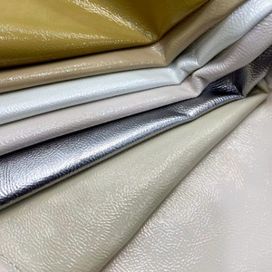 Tissu en similicuir PU brillant effet huile, matière synthétique douce et brillante pour sacs, chaussures, bagages et ameublement - Product Image 4