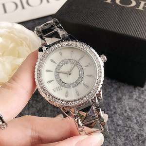 Elegante Reloj de Cuarzo de Acero Inoxidable para Mujer, Esfera Redonda, Números Romanos, Bisel con Diamantes, Reloj Analógico de 36 mm, Cierre de Mariposa - Product Image 1