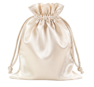 Sac d'emballage personnalisé en satin doux avec cordon de serrage pour montres, boutons de manchette et accessoires - Product Image 1