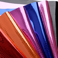 Cuir PU Métallique Doré Effet Miroir Tendance à Motif Gaufré Résistant à l'Abrasion et aux Taches Finition Brillante Laser pour Décoration de Chaussures