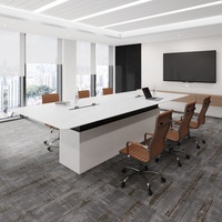 Table de réunion avec plateau en bois et pieds en métal pour mobilier de bureau commercial et salle de réunion longue pour plusieurs personnes