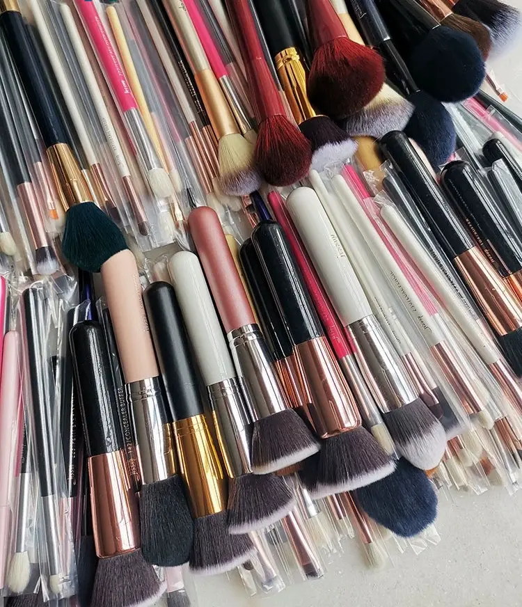 Makeup brushes closeout sales overstock liquidation surplus clearance stock lots sale shopping online stock clearance stock lots