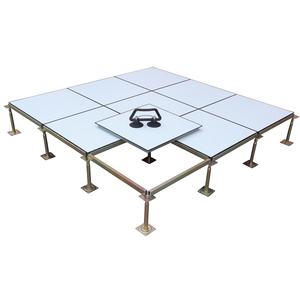 Plancher surélevé en sulfate de calcium imperméable avec finition PVC HPL pour utilisation dans les centres de données - Product Image 2