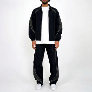 Chaqueta y Pantalones Deportivos Unisex de Nailon Transpirable con Estampado, Diseño de Logotipo Personalizado, Venta al Por Mayor - Product Image 1