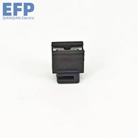 Attaches écologiques : Clips de bordure de câble en métal durable, attaches autobloquantes en nylon pour câbles solaires, clips de câble de différentes couleurs