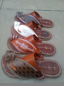 Tongs en cuir véritable faites à la main hommes femmes sandales décontractées avec semelle plate en PU pantoufles de Style extérieur pour l'été printemps - Product Image 6