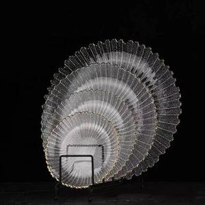 Design élégant Décoration événementielle à bordure dorée Vaisselle Ensemble d'assiettes en verre nervuré - Product Image 2